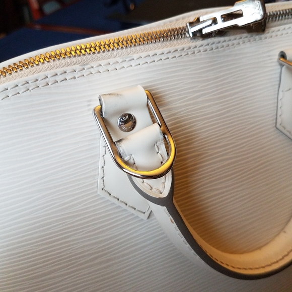 SOLD@!  Louis Vuitton Ivory Alma Epi Satchel Han - Picture 9 of 13